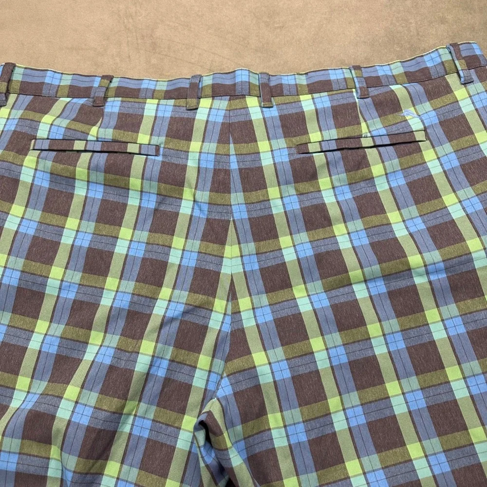 Tommy Bahama Shorts Mens Size 46 Blue Green Plaid Flat Front Regular Excellent